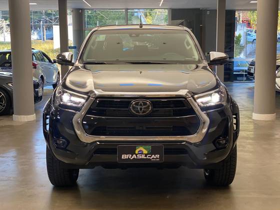 TOYOTA HILUX 2.8 D-4D TURBO DIESEL CD SRX PLUS 4X4 AUTOMÁTICO
